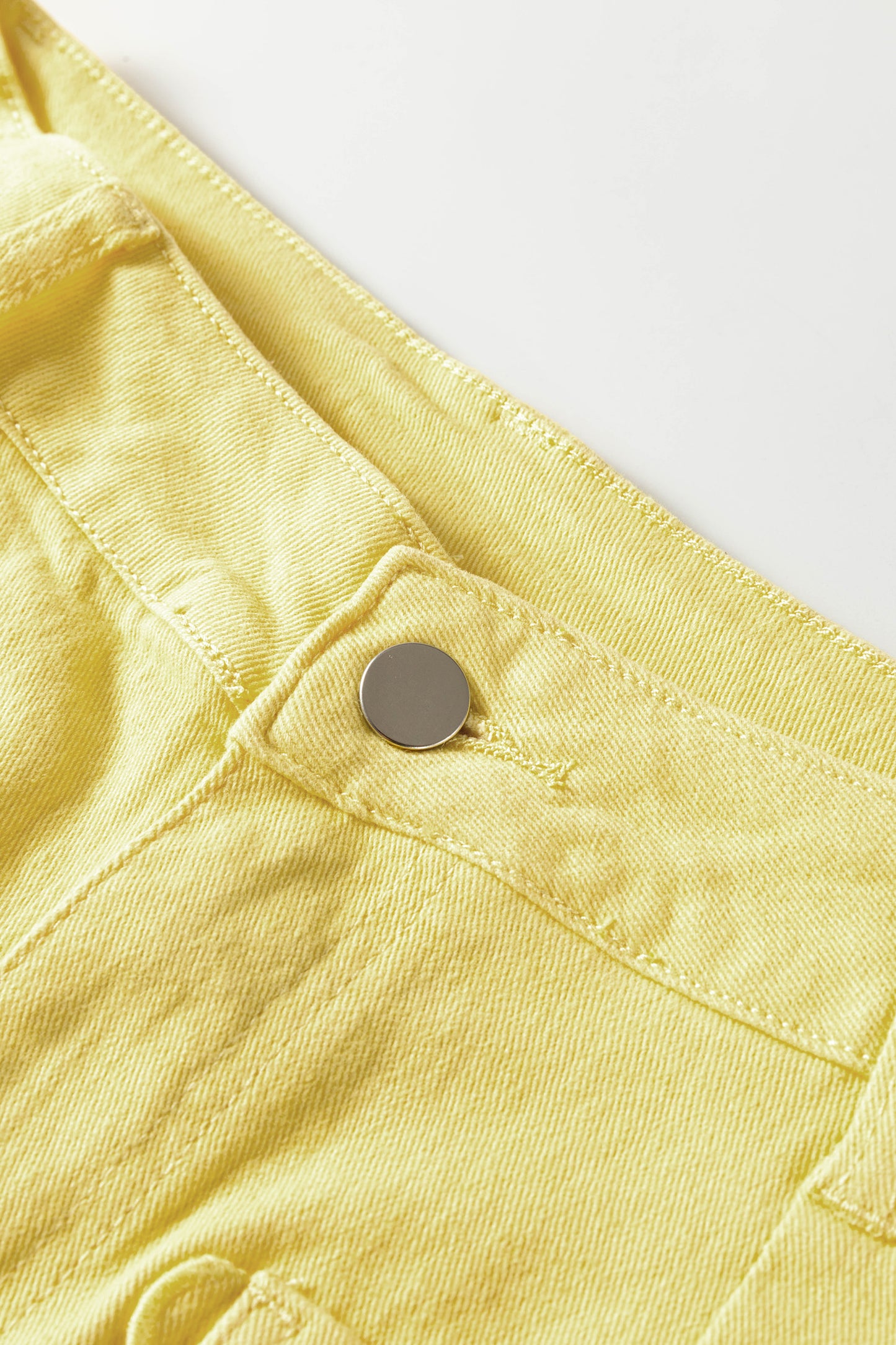 Yellow Solid Color Scalloped Patch Pocket Shift Jeans